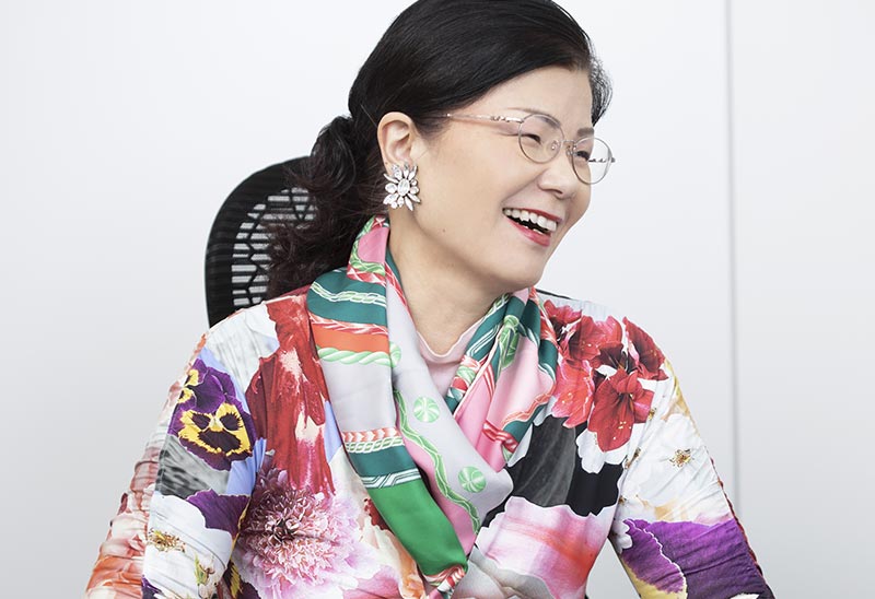 山﨑 貴三代