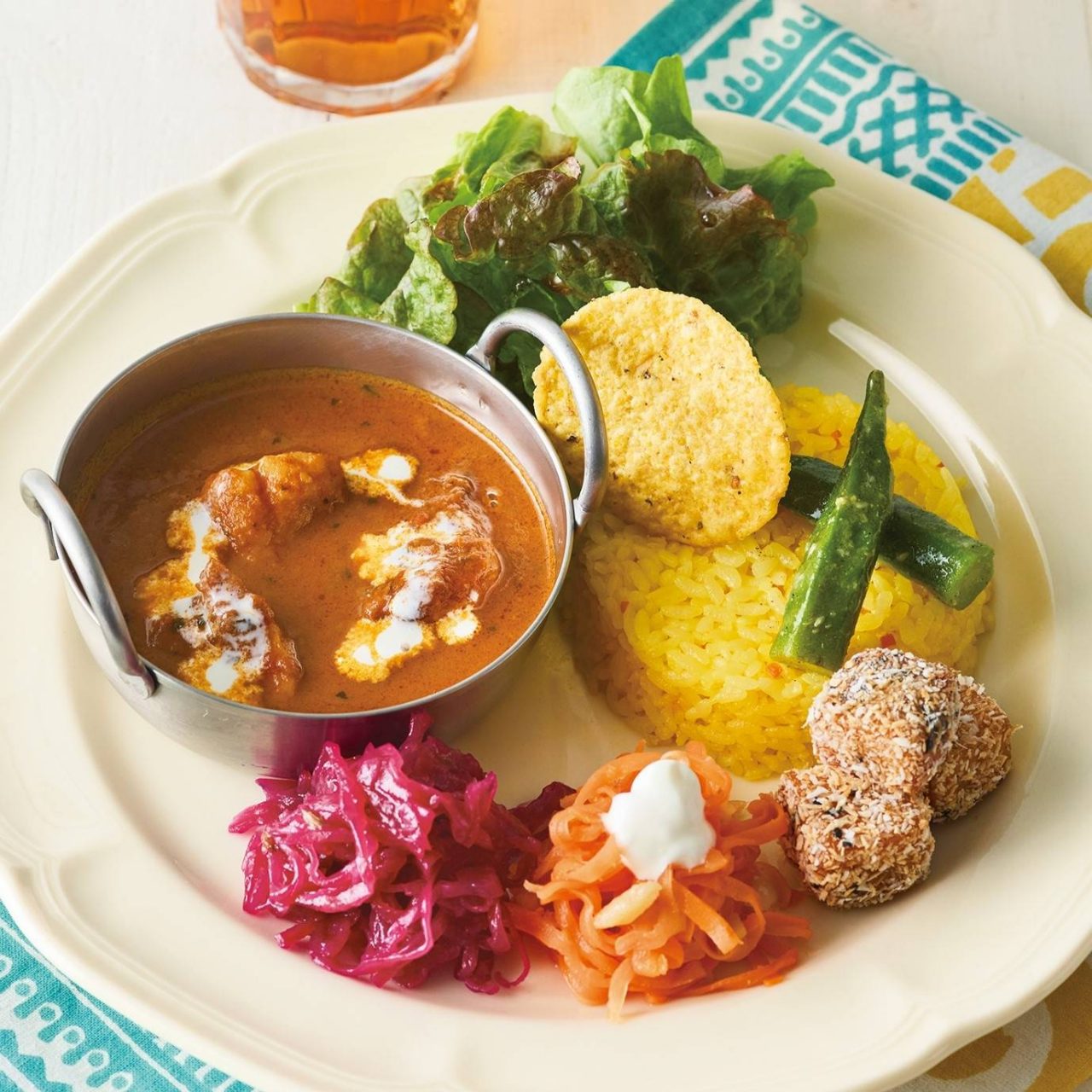 バターチキンカレーと4種デリ