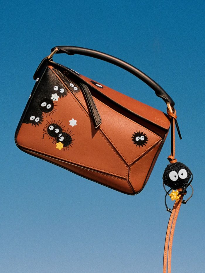 【１着でも送料無料】 LOEWE＞ ロエベ x 千と千尋の神隠し | インターナショナル ラッピング・包装